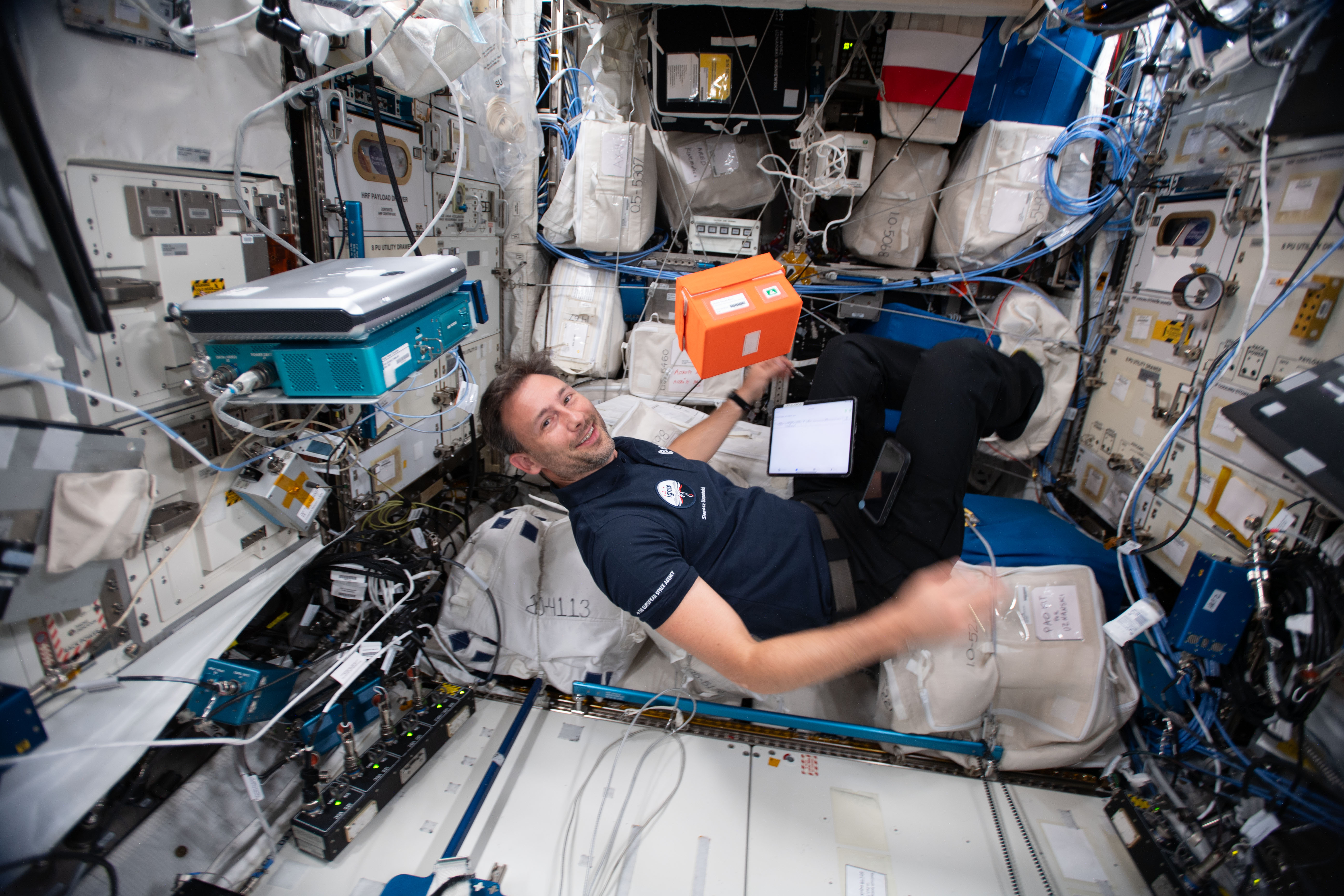 Sławosz Uznański-Wiśniewski in space